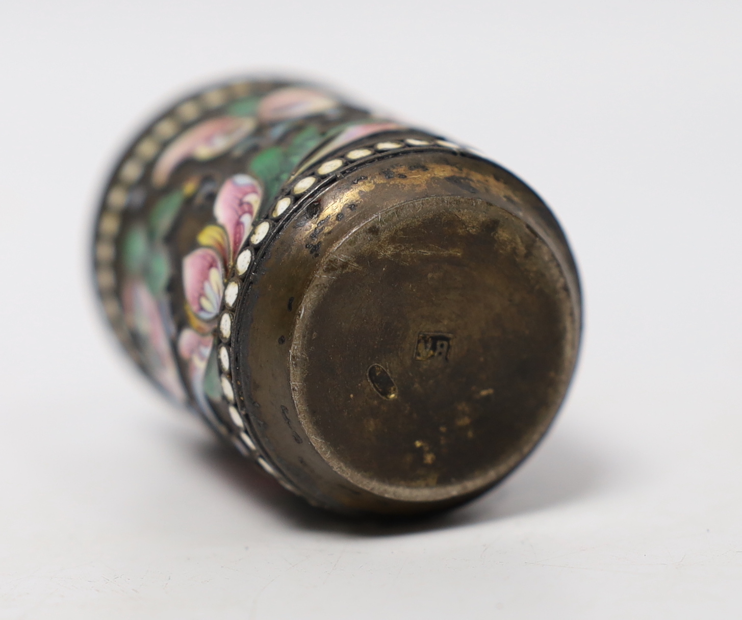 A late 19th/early 20th century Russian 84 zolotnik and polychrome cloisonné enamel tot, 46mm.